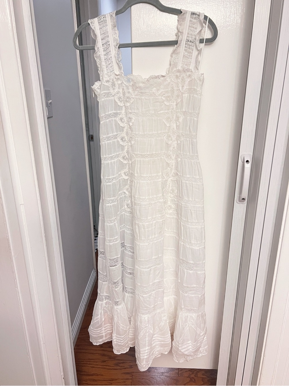 Doen White Lace Maxi Dress - Picture 4 of 16